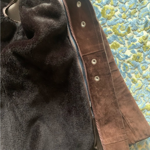 Vintage | Made in Canada | Rich brown suede leather jacket | Faux fur lined - Picture 12 of 15